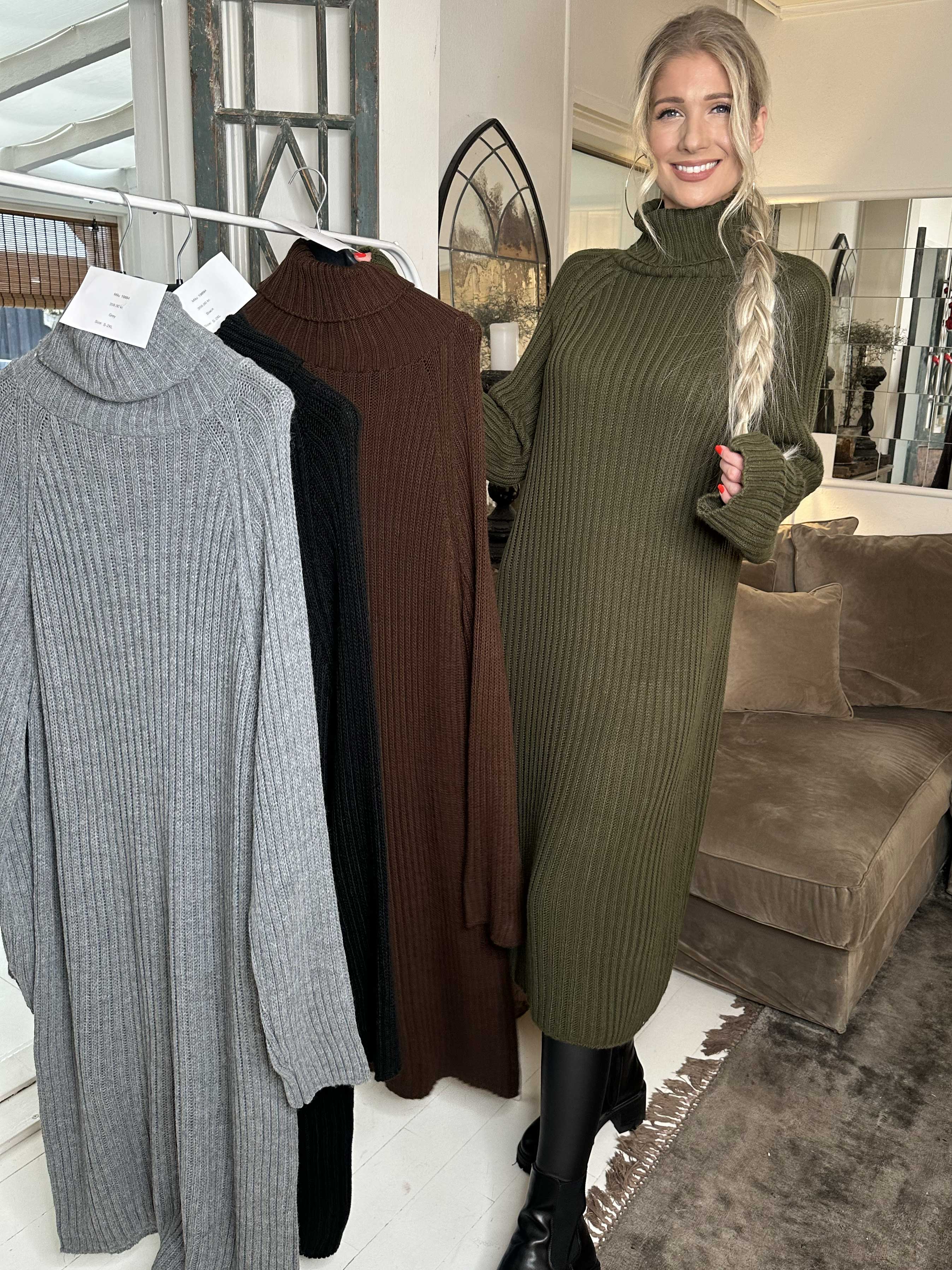 Milu - Lang strikkjole med rib